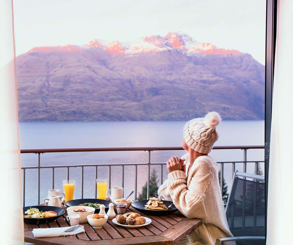 Heritage Queenstown Hotel Restaurant photo